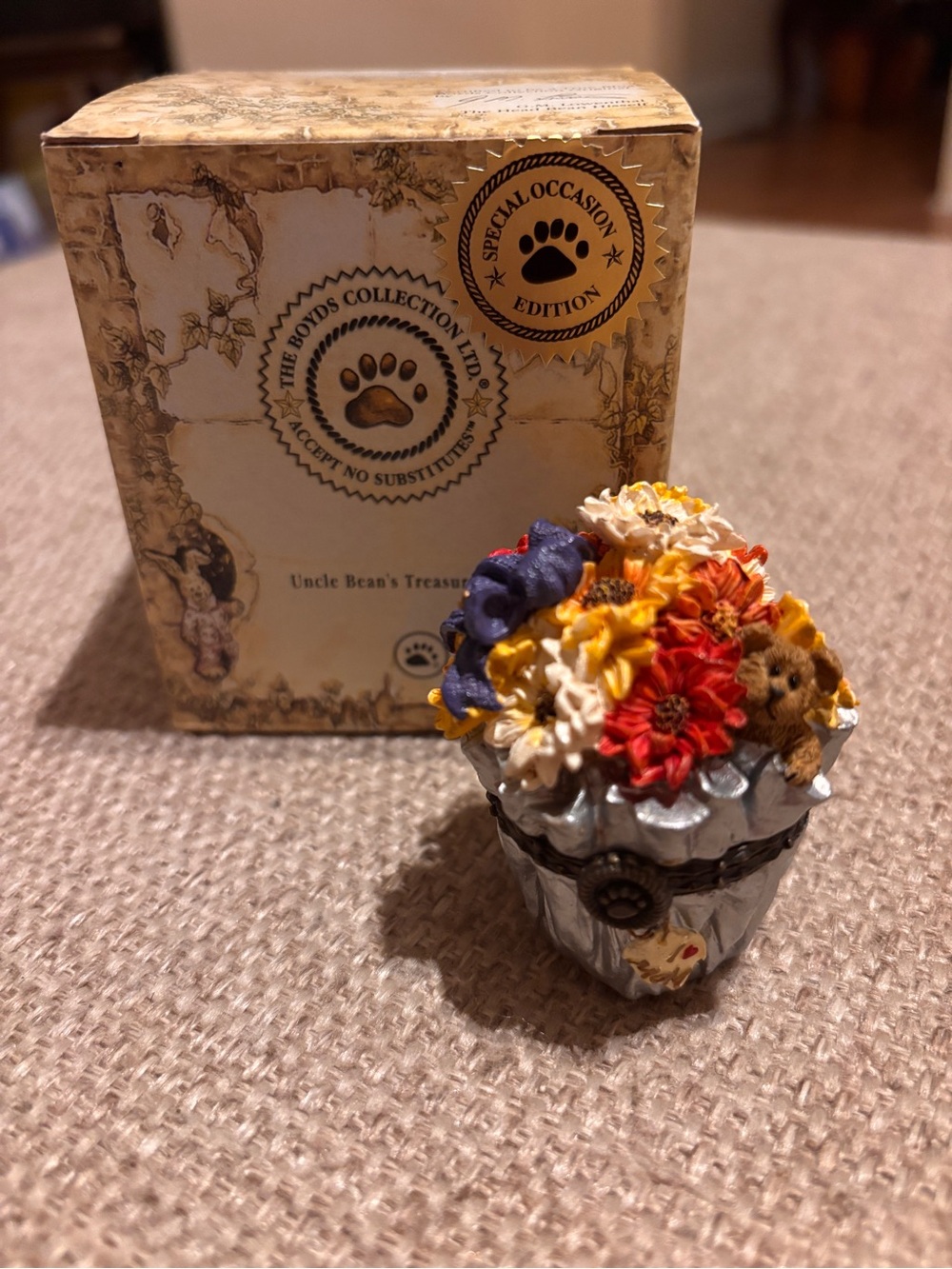 Boyd’s Bear Uncle Bean’s Treasure Box - Flora’s Bloomin’ Bunch w/ Daisy McNibble
